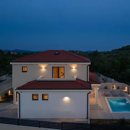 Villa Daeva *